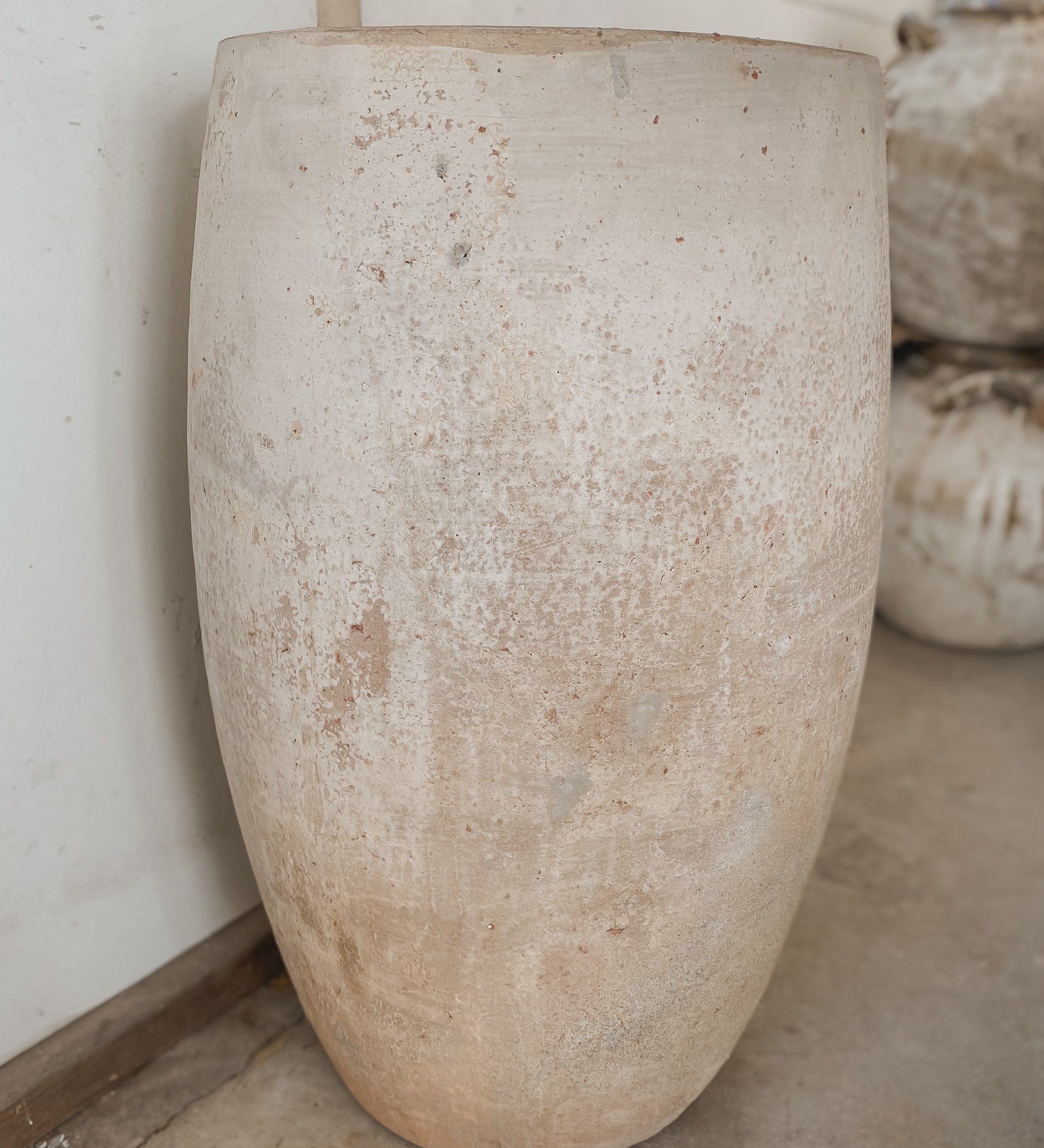 Eta (medium) 28" x 16"