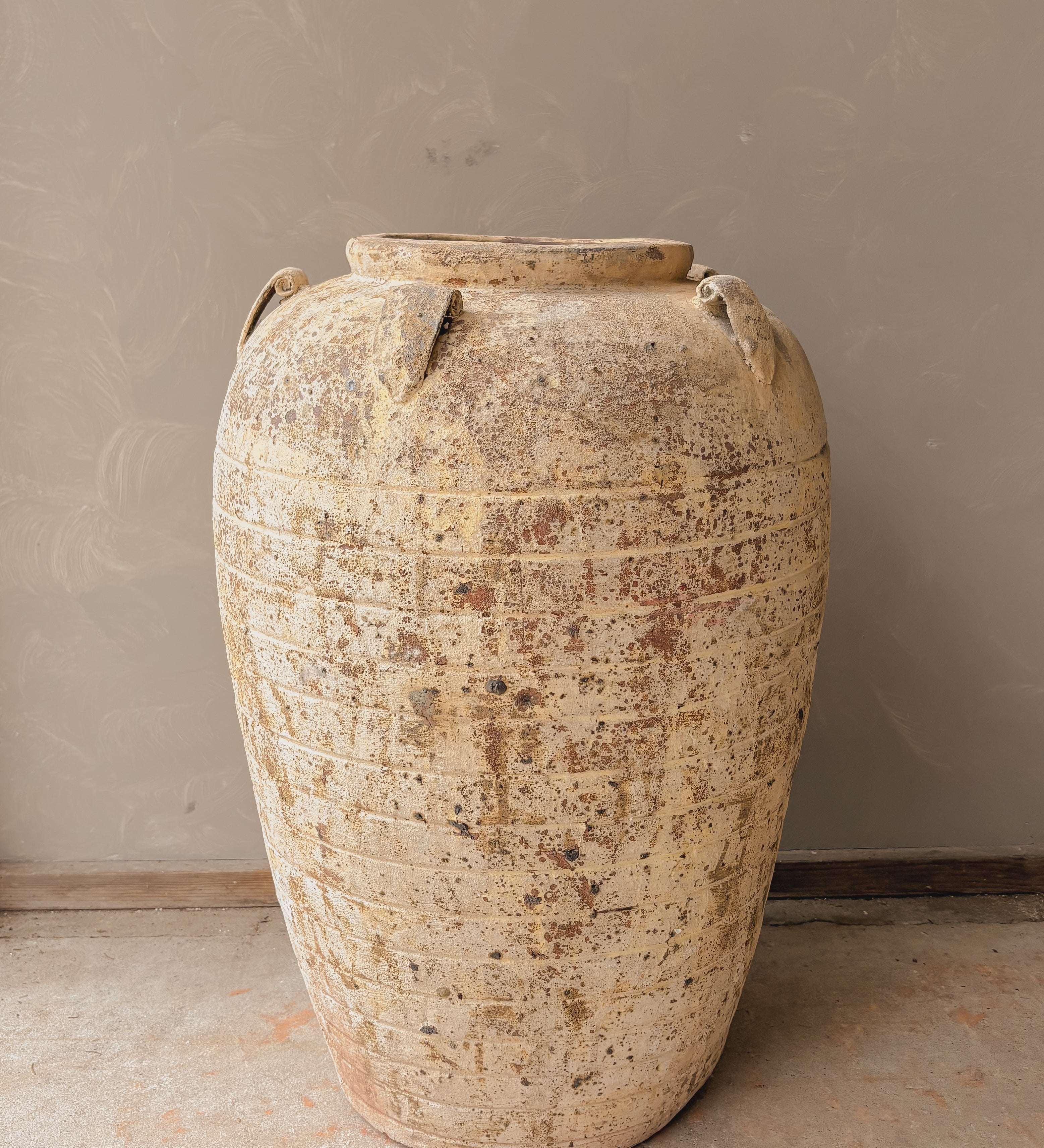 Callisto 28" x 18”